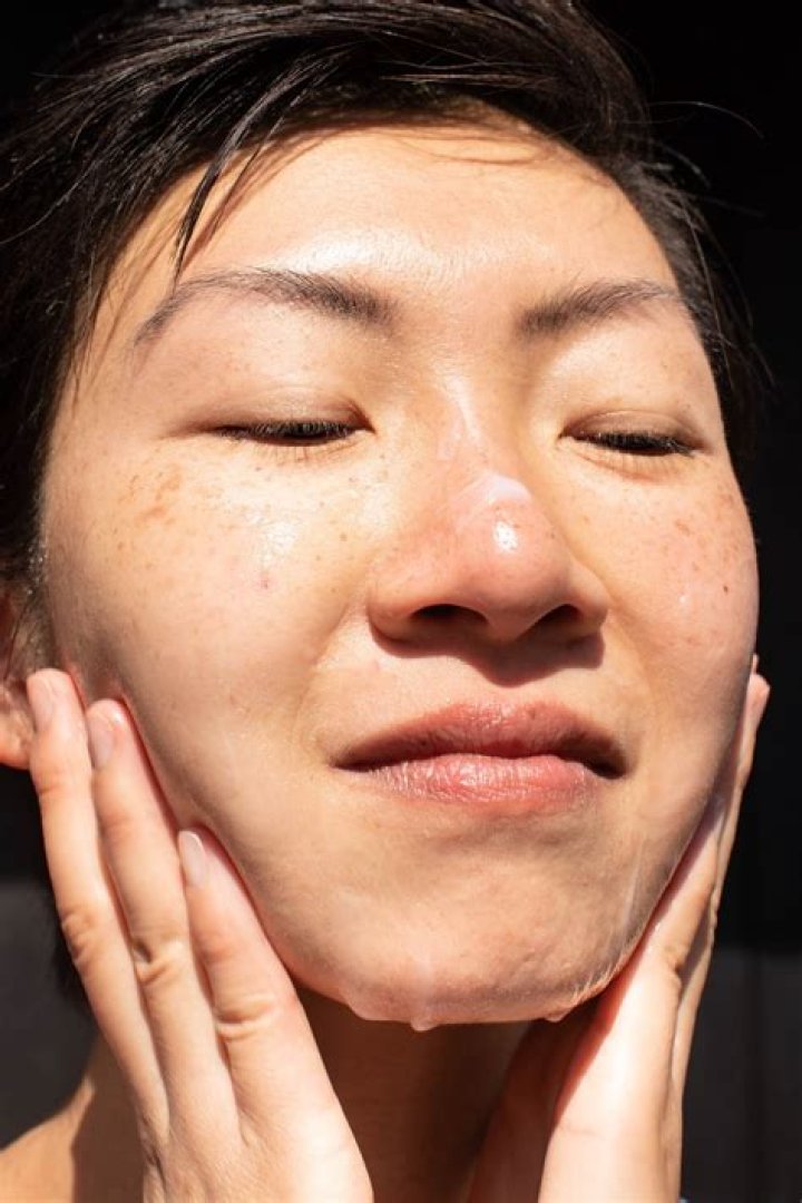 Do oil serums clog pores?