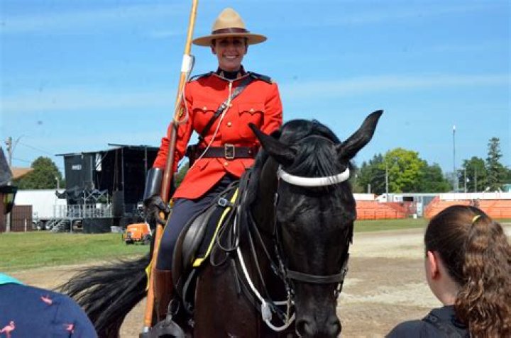 Do the RCMP ride horses?